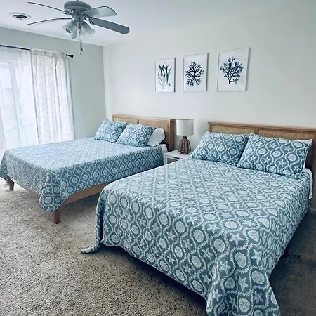 Cozy Home Walking Distance From Beach With Private Patio